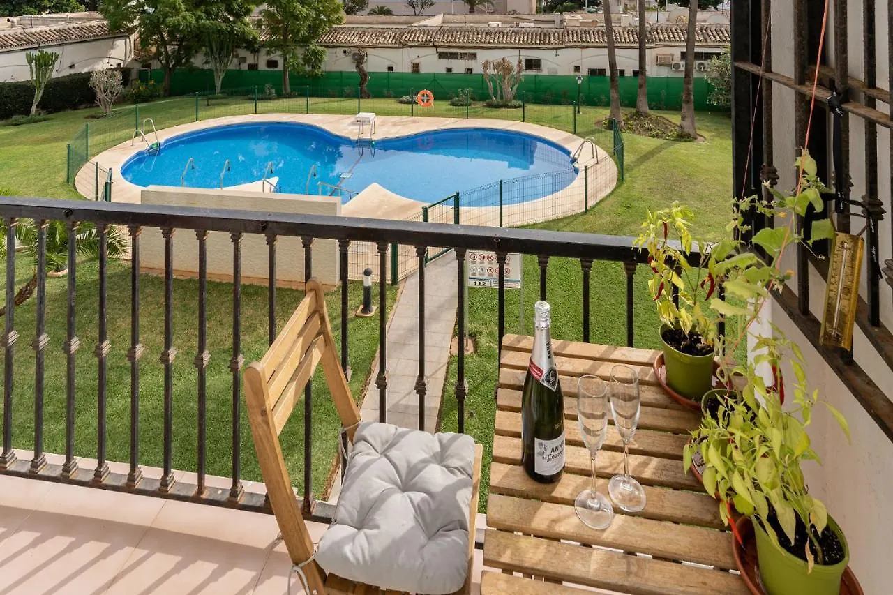 Lovely Apartment Next To The Beach Торремолинос