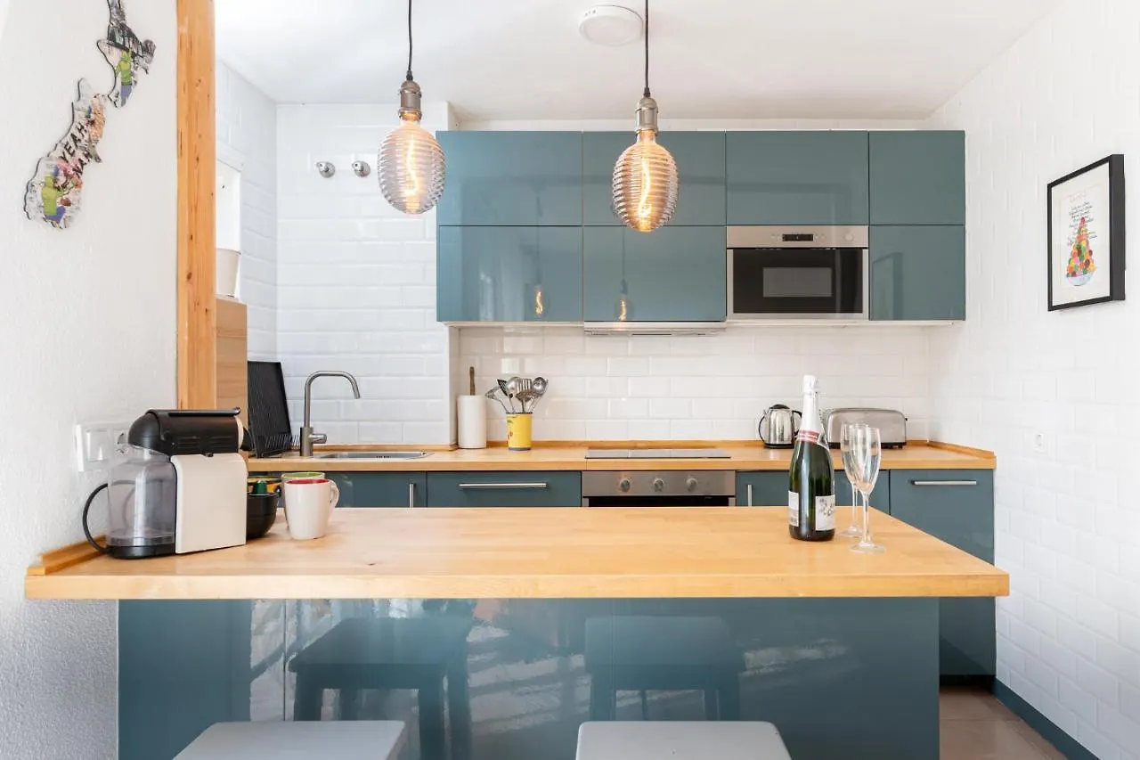 Lovely Apartment Next To The Beach Торремолинос