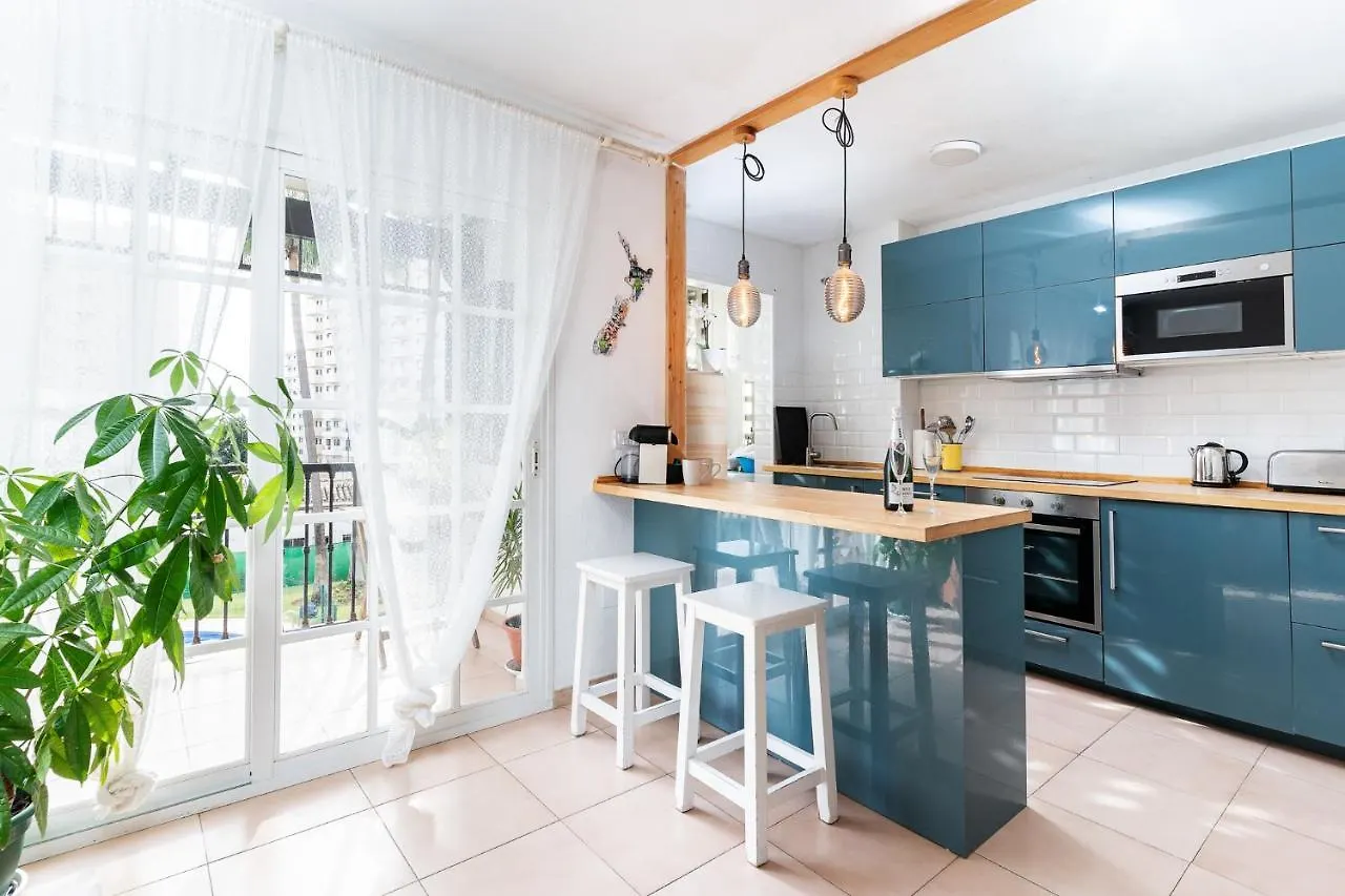 Lovely Apartment Next To The Beach Торремолинос