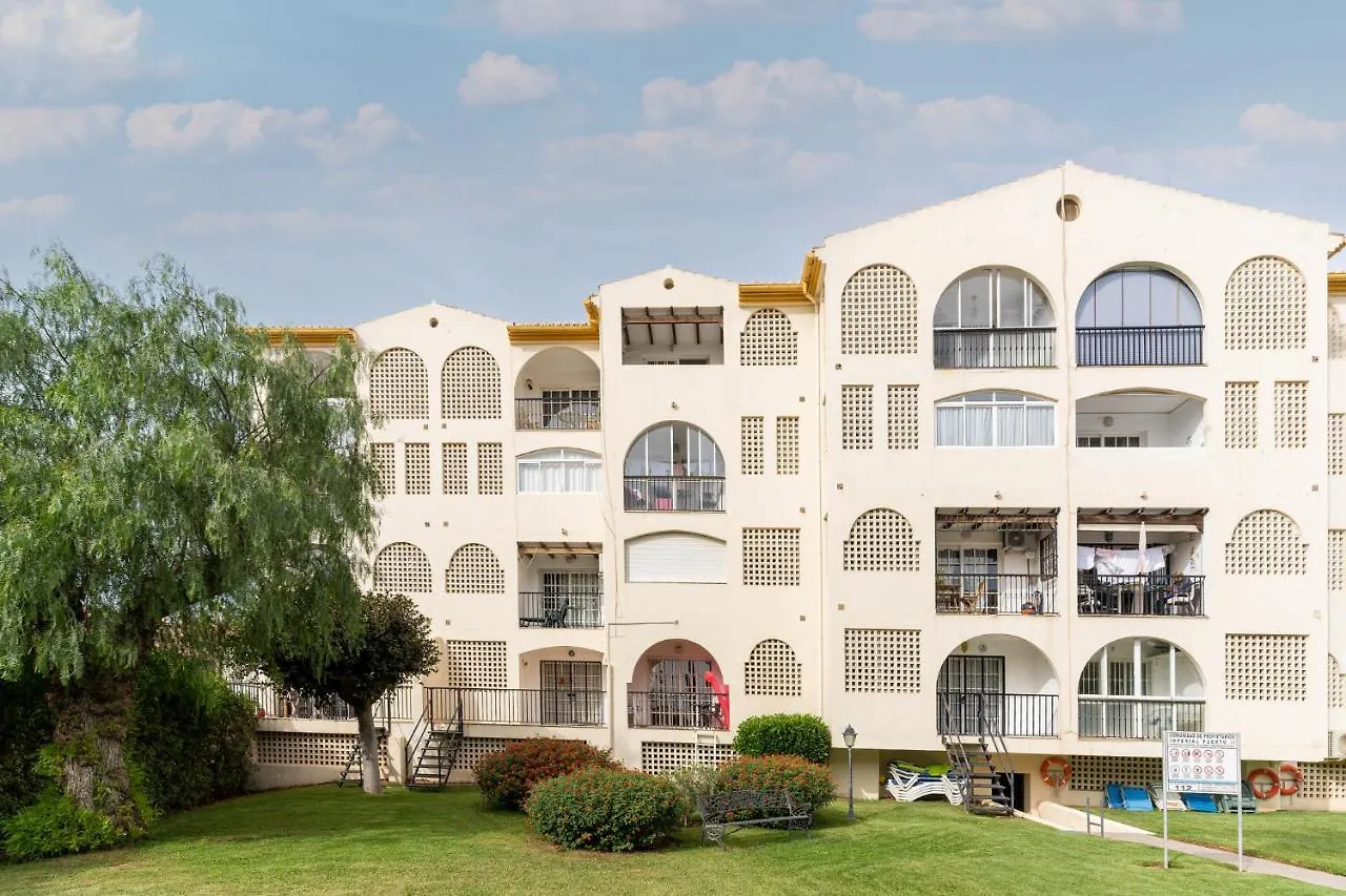 Lovely Apartment Next To The Beach Торремолинос